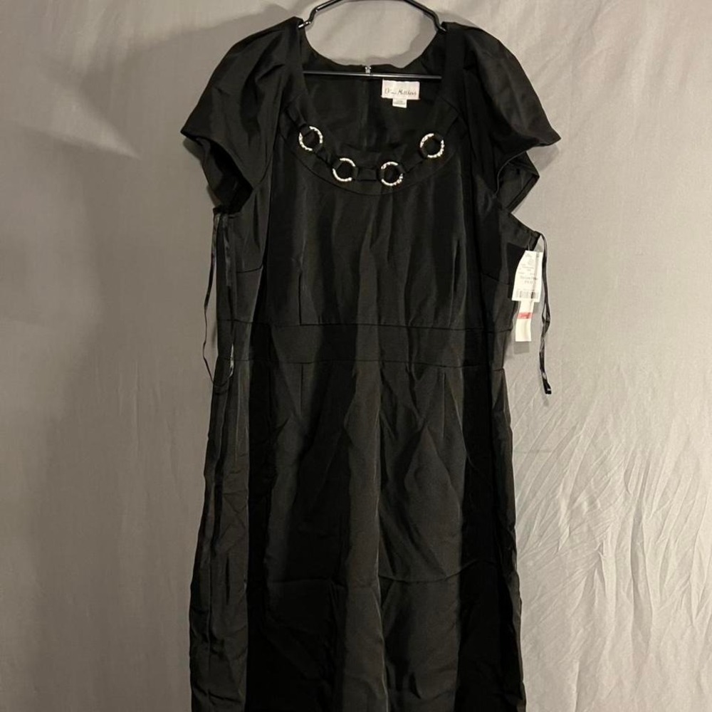 Olivia Matthews Black Short Sleeve Dress Size 20W Silver Ring Neckline COB-678W